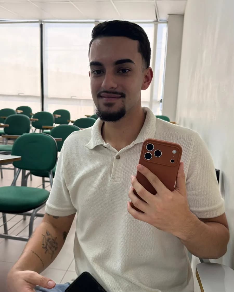 iPhone + case couro